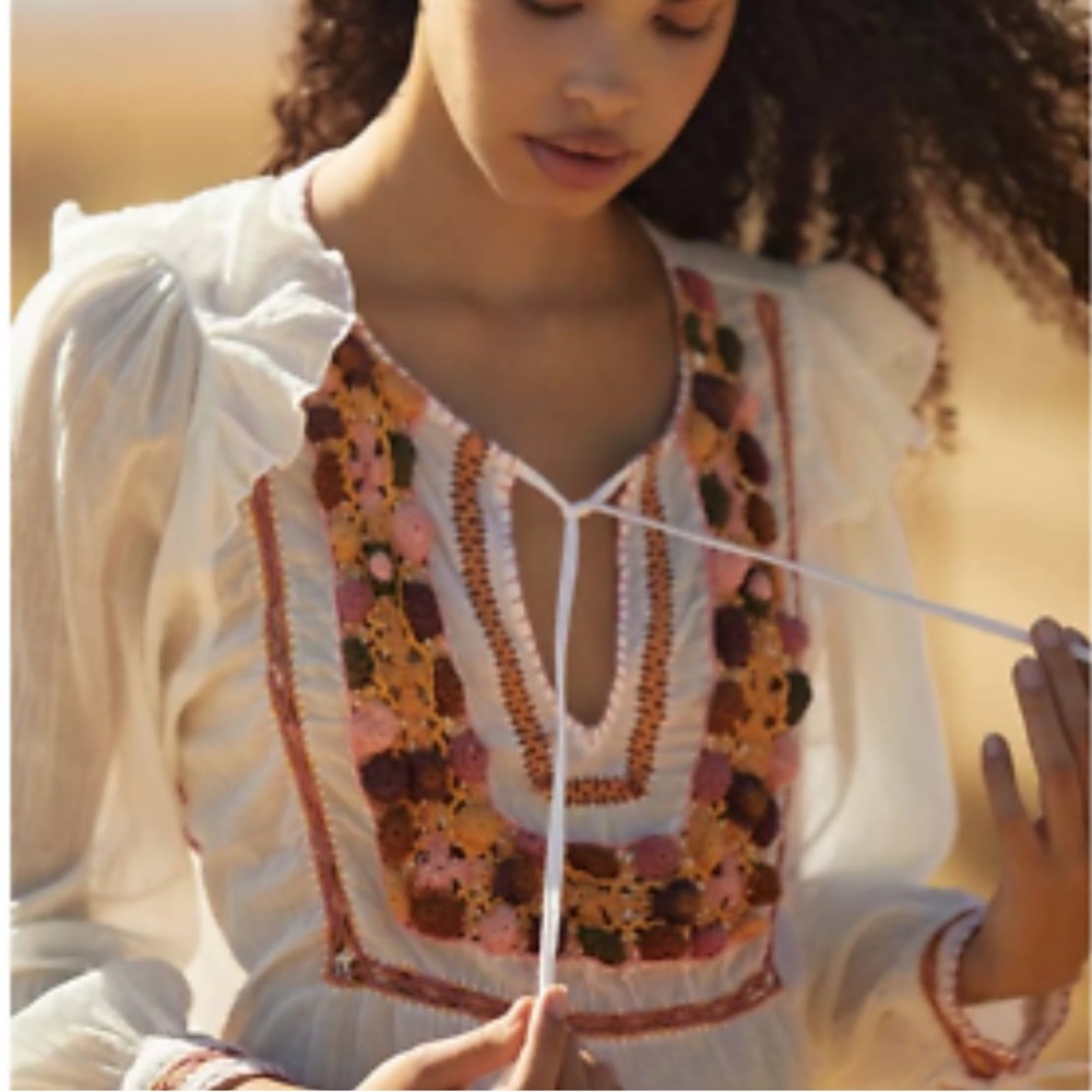 Boho embroidered crochet top M